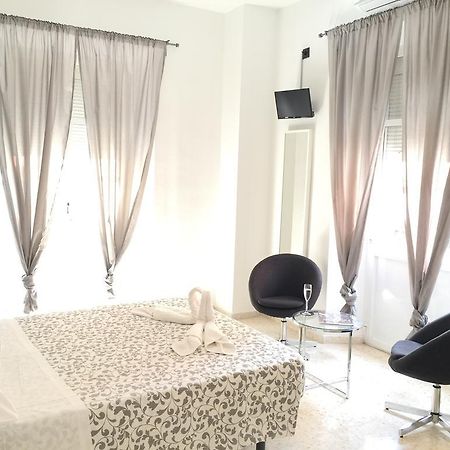 Pension Las Setas Севилья Экстерьер фото