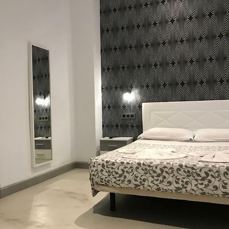 Pension Las Setas Севилья Экстерьер фото