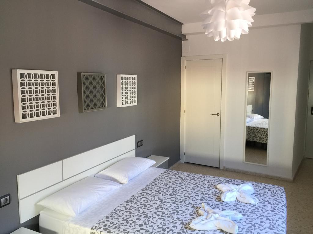 Pension Las Setas Севилья Экстерьер фото