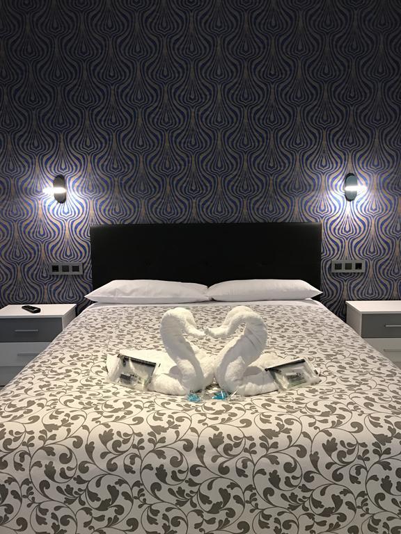 Pension Las Setas Севилья Экстерьер фото
