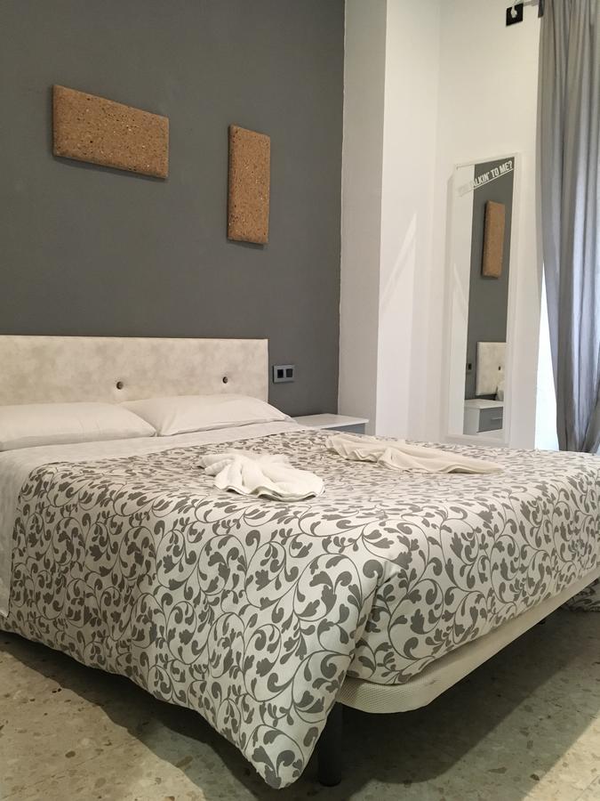 Pension Las Setas Севилья Экстерьер фото