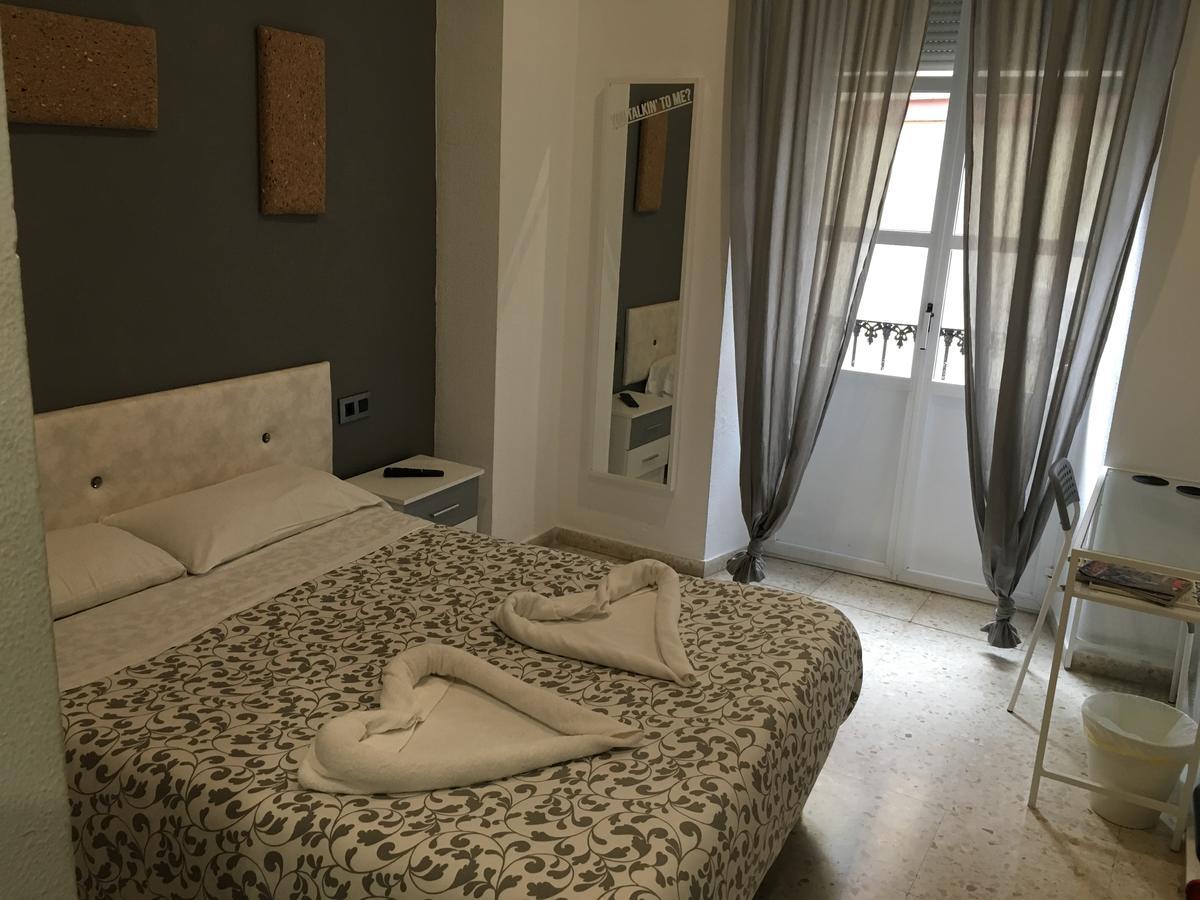 Pension Las Setas Севилья Экстерьер фото